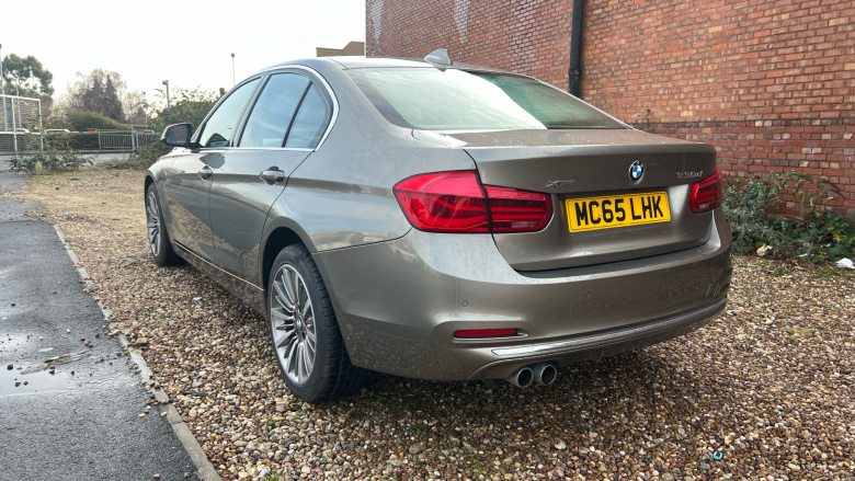 BMW 3 Series 330d xDrive Luxury 4dr Step Auto Diesel Saloon